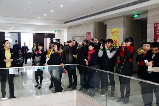 �P(p��n)�\�ЊW�R��I(y��)���޹�˾����F(tu��n)���^�����b�